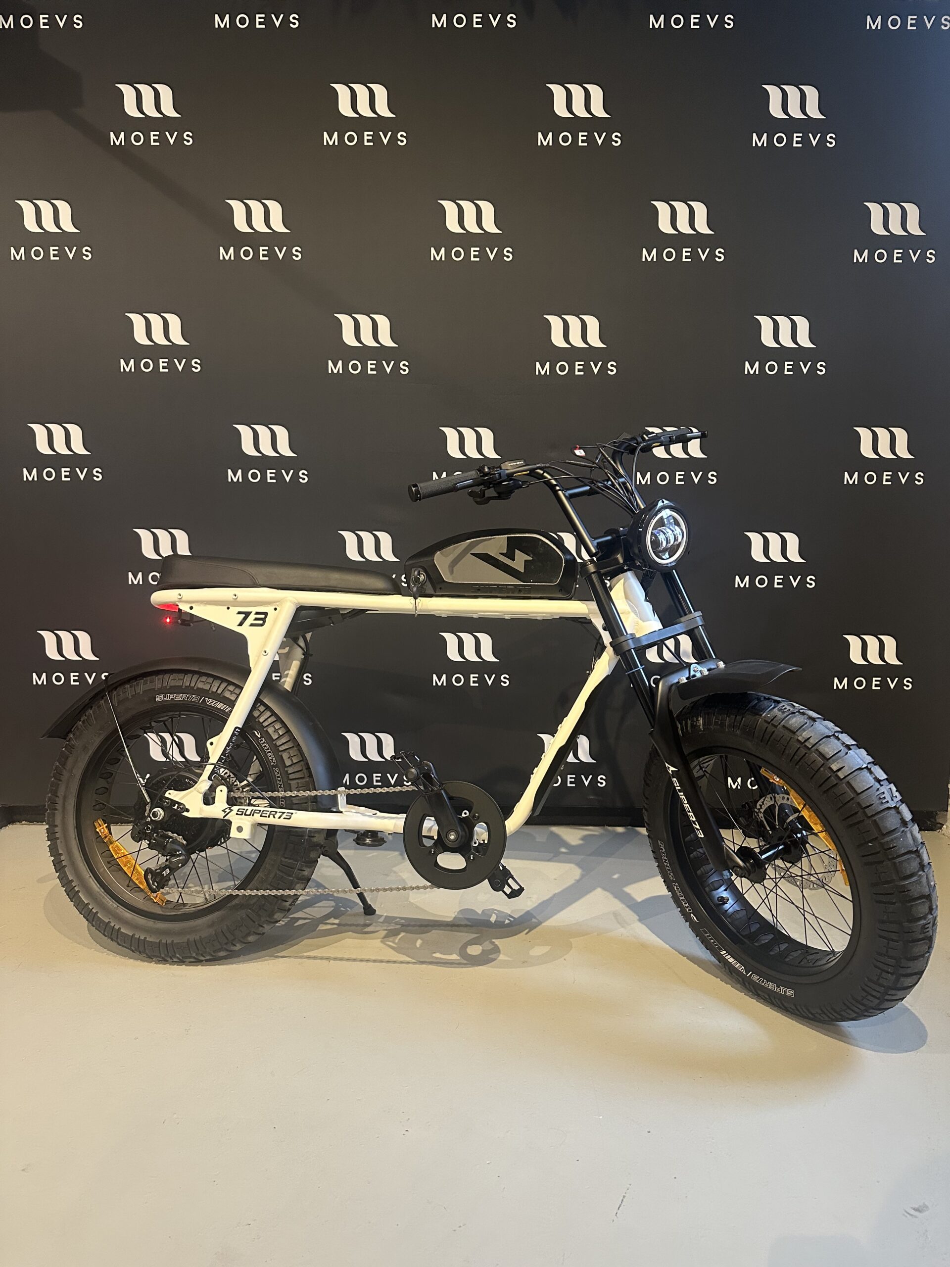 SUPER73-S2 Bone White Showmodel - Afbeelding 4